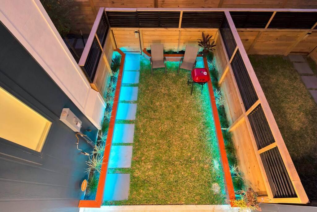Luxurious Houston Galleria Living Villa Exterior photo